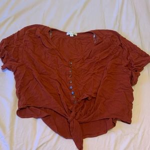 MACYS KNOT TOP SIZE L NEVER WORN
